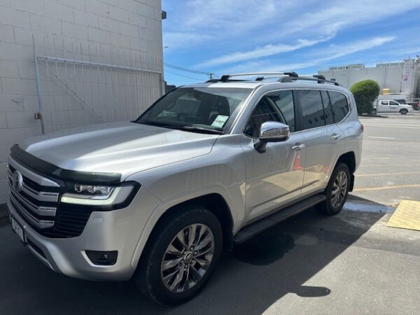 Yakima Timberline FX Rail Bar 300 Series Landcruiser Black