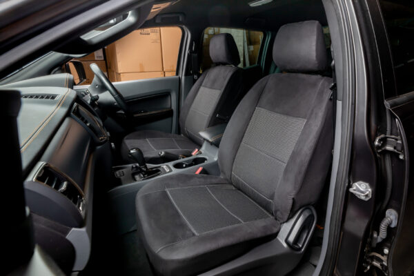 Santa Fe 2018+ Seat Covers. Esteem Black Deploy Safe