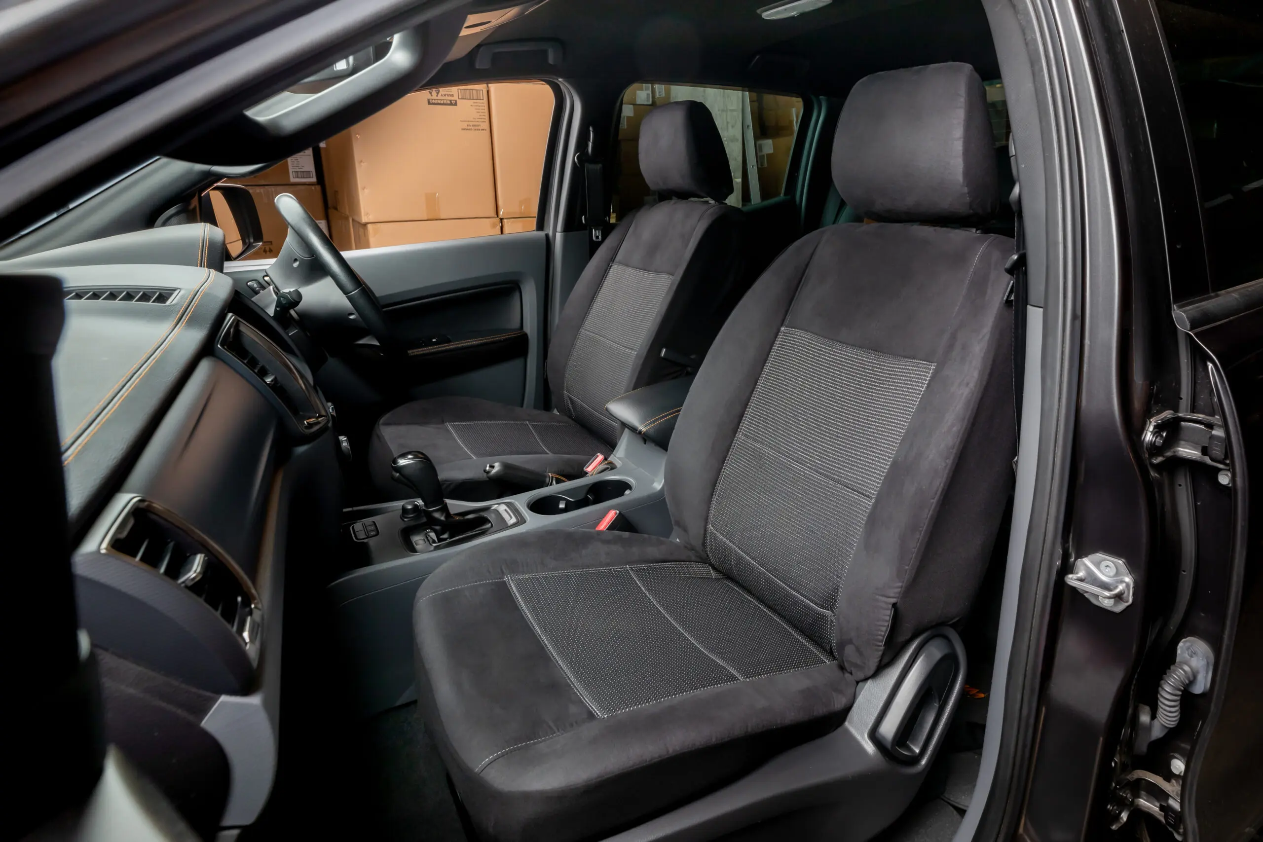 Santa Fe 2018+ Seat Covers. Esteem Black Deploy Safe