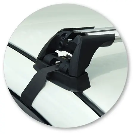 Yakima K713Y-S25YB Black Flush End Bar