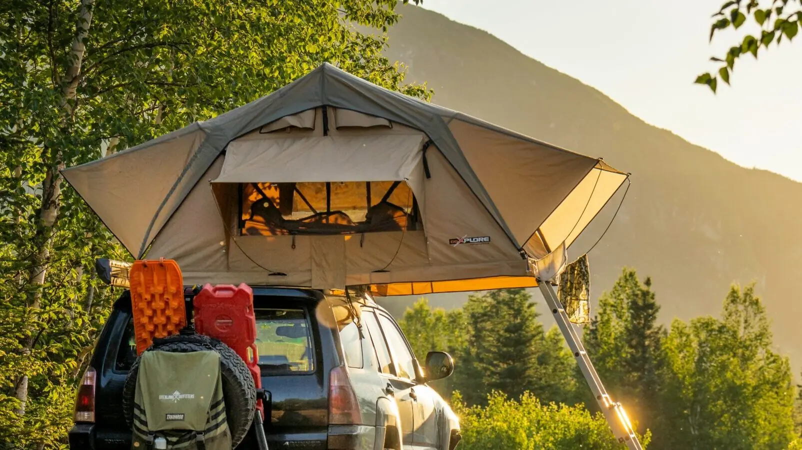 4x4 in the outdoors with a roof tent set up